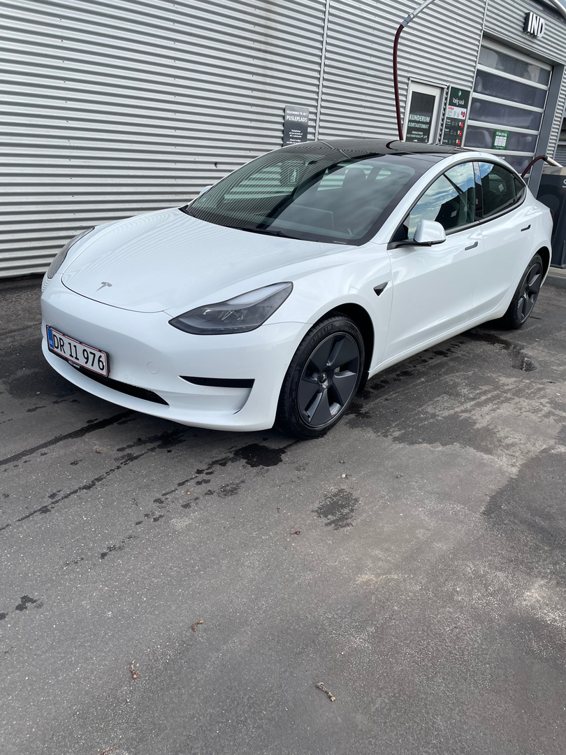 Tesla Model 3 Standard Range Plus, 325ps, 2021