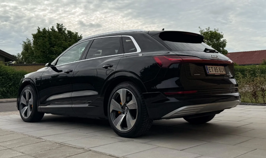 Audi e-tron 55 quattro, 408hp, 2019