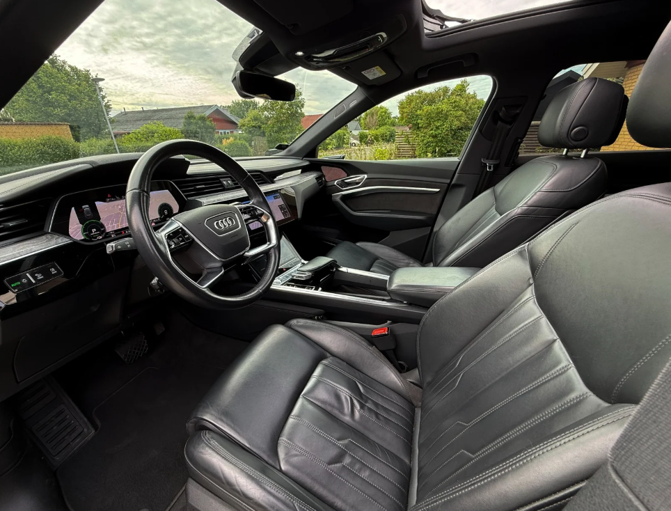 Audi e-tron 55 quattro, 408hp, 2019