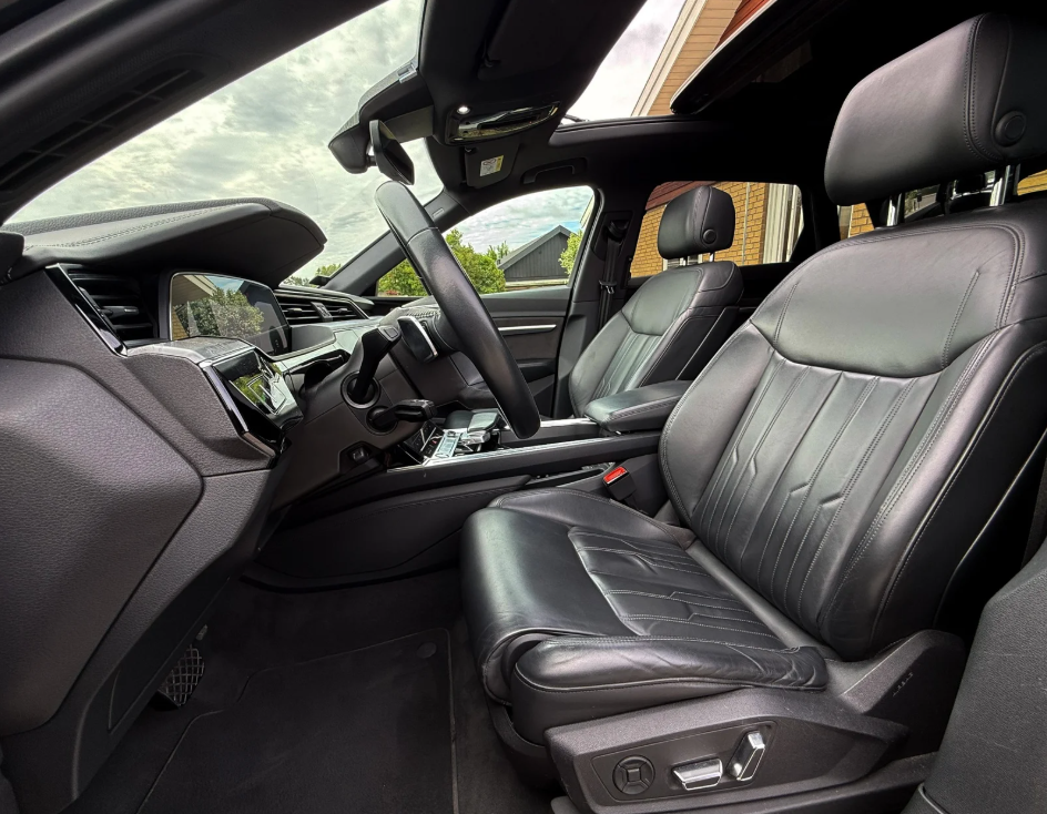 Audi e-tron 55 quattro, 408hp, 2019